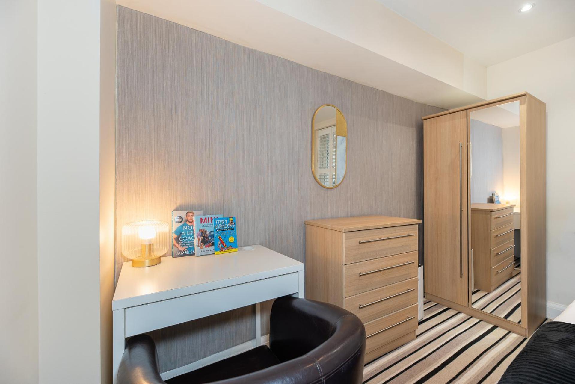 3 Bedroom Apartment With Private Terrace In Pimlico, Westminster, Victoria Londra Dış mekan fotoğraf