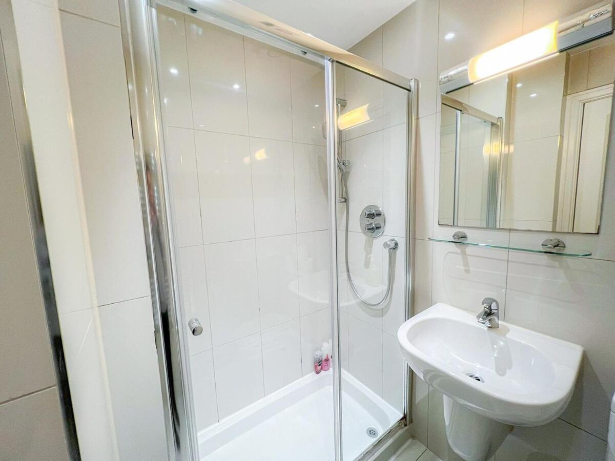 3 Bedroom Apartment With Private Terrace In Pimlico, Westminster, Victoria Londra Dış mekan fotoğraf