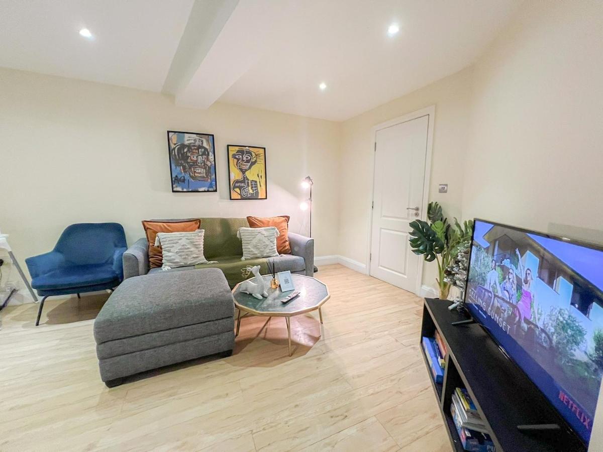 3 Bedroom Apartment With Private Terrace In Pimlico, Westminster, Victoria Londra Dış mekan fotoğraf