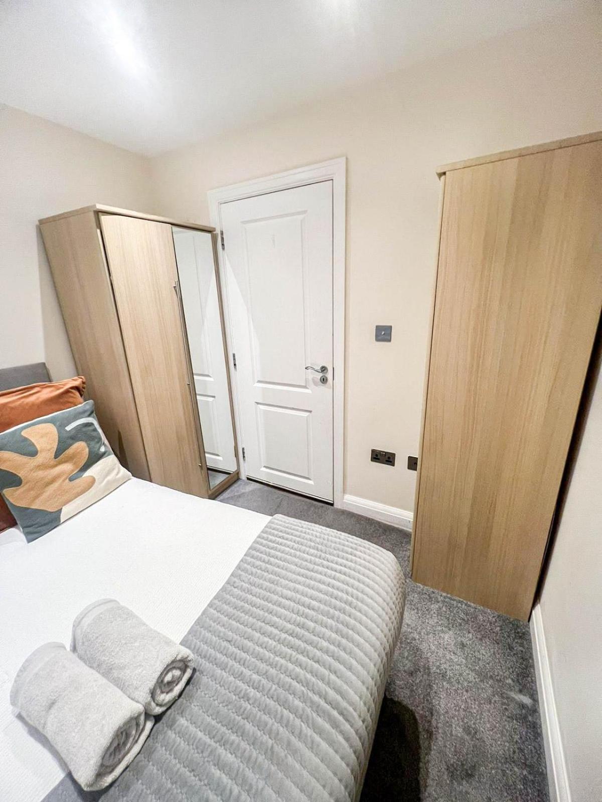 3 Bedroom Apartment With Private Terrace In Pimlico, Westminster, Victoria Londra Dış mekan fotoğraf