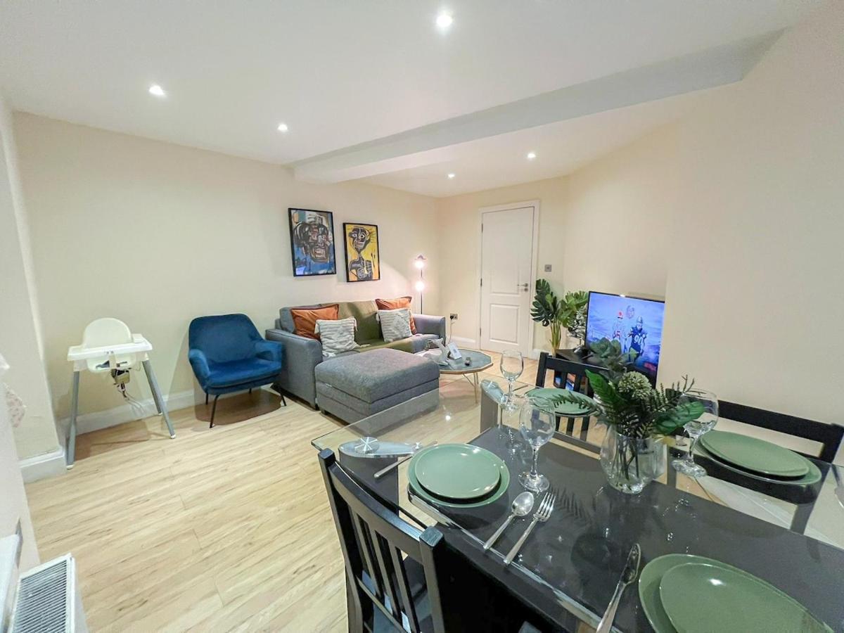 3 Bedroom Apartment With Private Terrace In Pimlico, Westminster, Victoria Londra Dış mekan fotoğraf