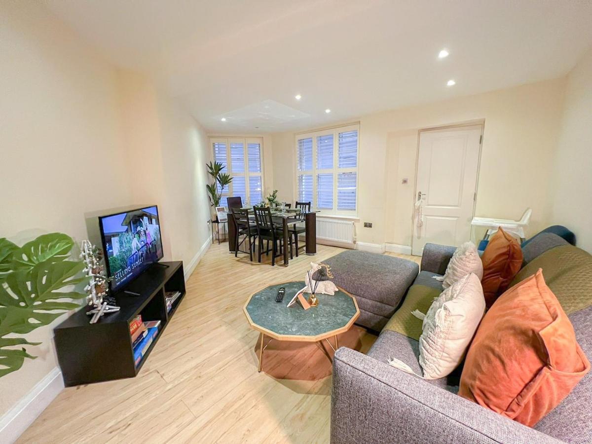 3 Bedroom Apartment With Private Terrace In Pimlico, Westminster, Victoria Londra Dış mekan fotoğraf